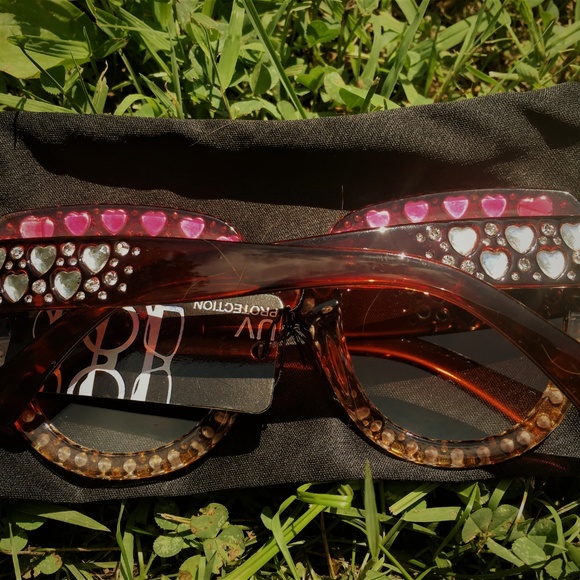 Super Cute UV protector sunglasses - Picture 5 of 5